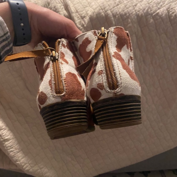 True Craft Ankle Boots with Cow Print Western Booties Stacked Heel Neutral - Picture 8 of 9